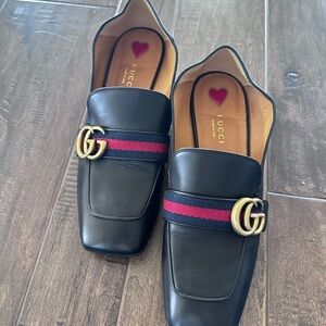 Gucci Black Leather Loafers with Gold Accent